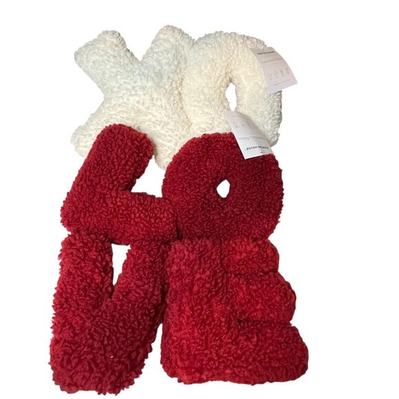 Kirkton House Valentine's Pillow Set XO Love Decor Soft Cozy Plush Red White New - Picture 1 of 14
